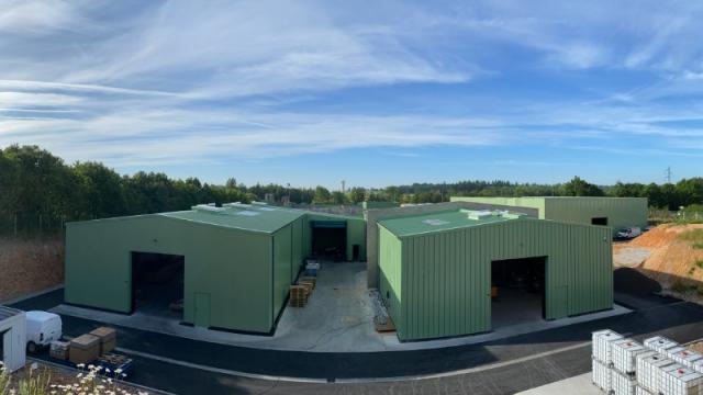 Batiments d'activités à Bourth (27)